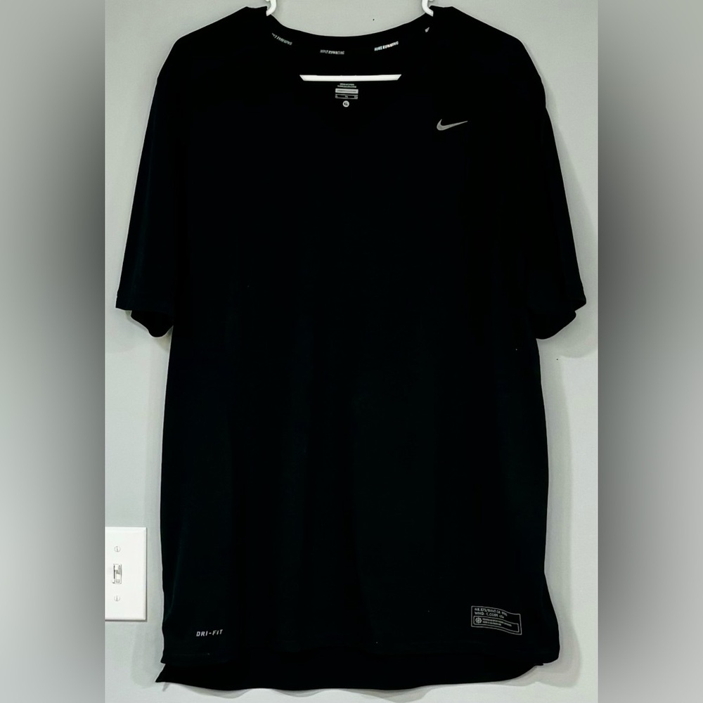 NIKE Dri-Fit Black XL Workout Tee with Pocket for Key